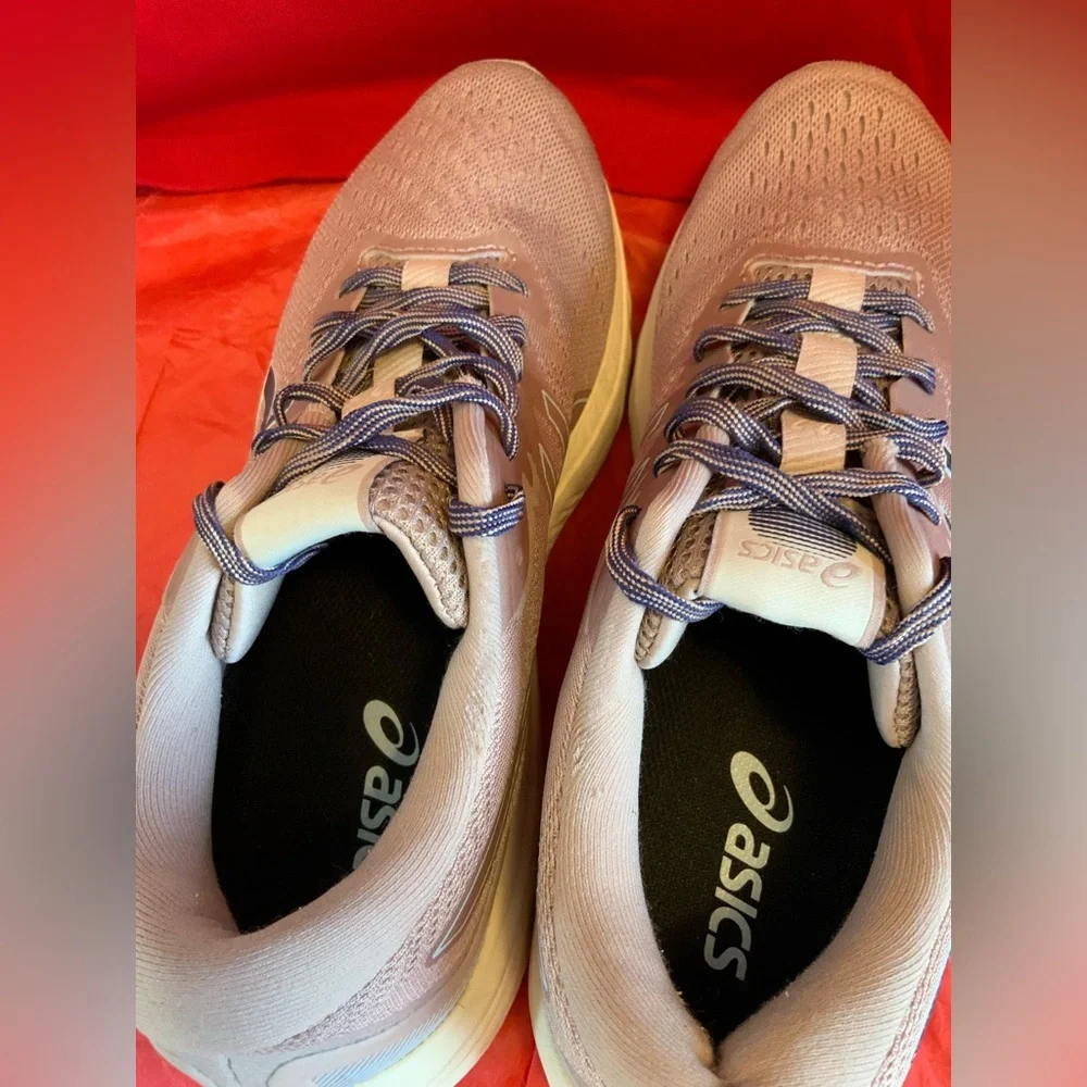 ASICS - Picture 10 of 13